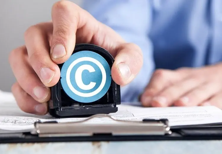 حکم شرعی استفاده از محصولات خارجی (نرم‌افزار و بازی‌های کرک‌شده) چیست؟