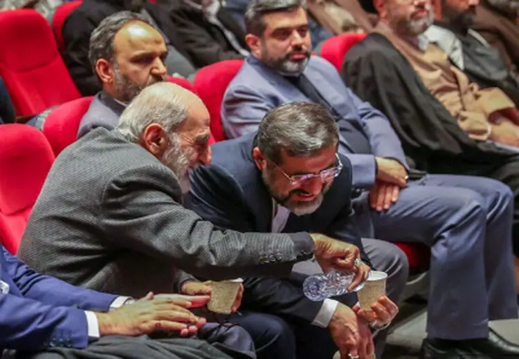 جایزه 100 میلیونی و قلم مقدس وزارت فرهنگ رییسی به مدیرمسئول کیهان