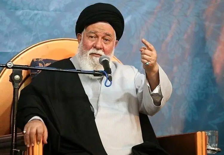 علم‌الهدی: آقایان نیروی انتظامی و مسئولان فرودگاه بدانید که بی‌حجاب خلاف قانون عمل می‌کند و شما باید قانون‌مدار باشید و به بی‌حجاب تذکر دهید
