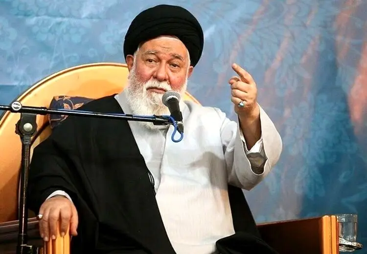 علم‌الهدی: آقایان نیروی انتظامی و مسئولان فرودگاه بدانید که بی‌حجاب خلاف قانون عمل می‌کند و شما باید قانون‌مدار باشید و به بی‌حجاب تذکر دهید