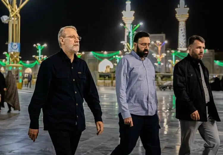 تصویر علی لاریجانی، فرزند و محافظش