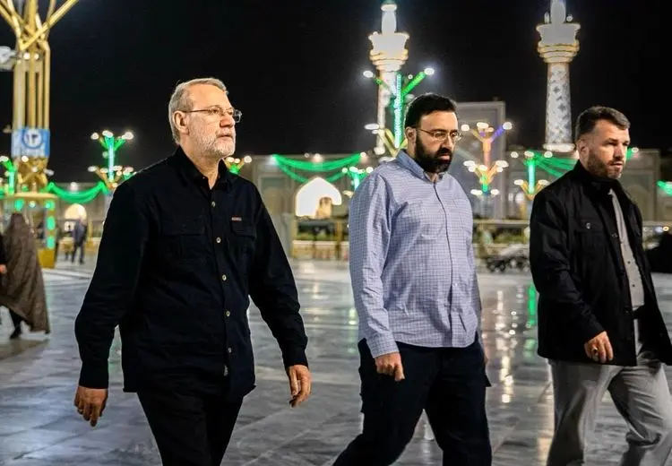 تصویر علی لاریجانی، فرزند و محافظش