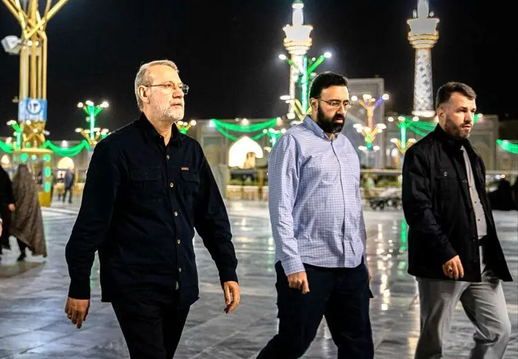 تصویر علی لاریجانی، فرزند و محافظش