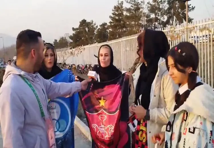 کری خوانی خواهرشوهر استقلالی و عروس پرسپولیسی !