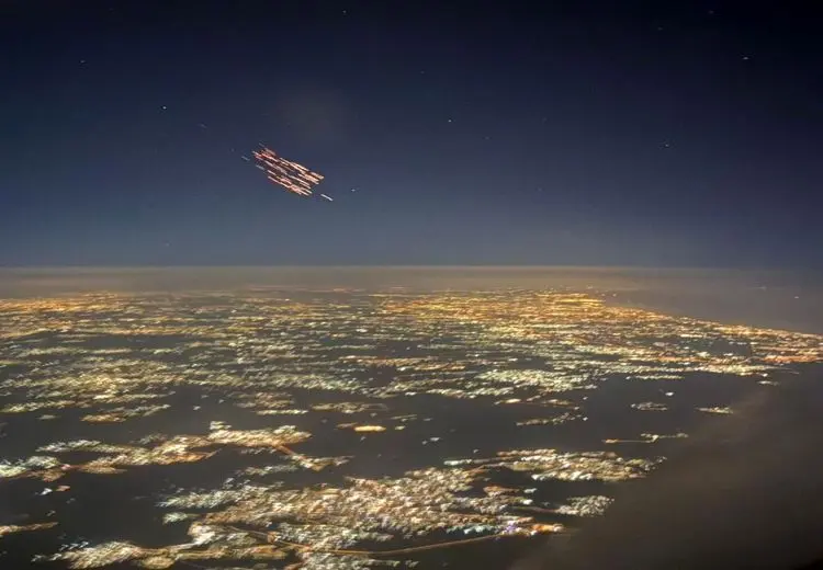 موشک خوشه‌ای ایران در آسمان اسراییل