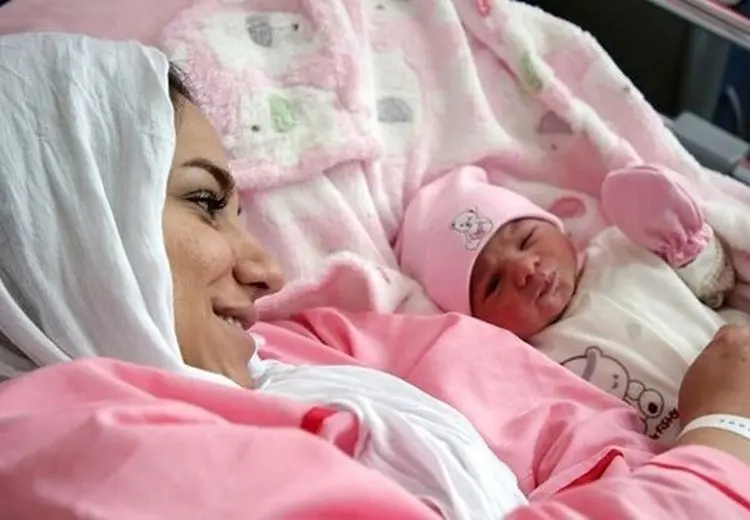 اعطای کارت «امید مادر» به متولدین ۱۴۰۵