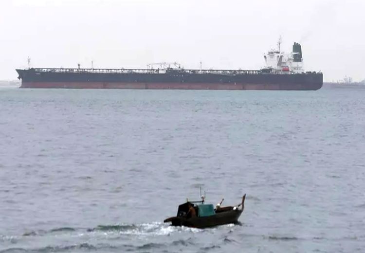 امتناع وزیر نفت و سخنگوی دولت از واکنش به توقیف نفتکش ایرانی در اندونزی