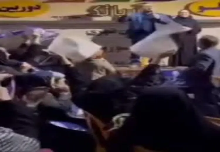 تبلیغ عجیب یک نازمزد مجلس در مازندران باسخنرانی به زبان انگلیسی!