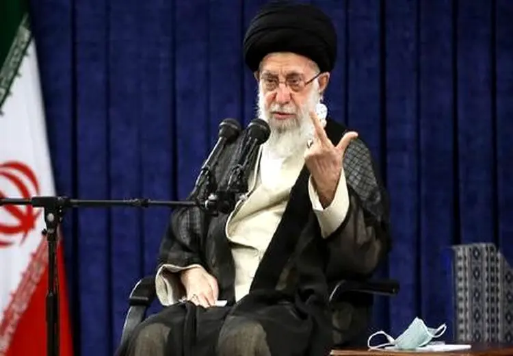 رهبر انقلاب: عامل اصلی آنچه در سوریه اتفاق افتاد، در اتاق فرمان آمریکا و اسرائیل طراحی شده/ یک کشور همسایه سوریه هم نقش داشته است