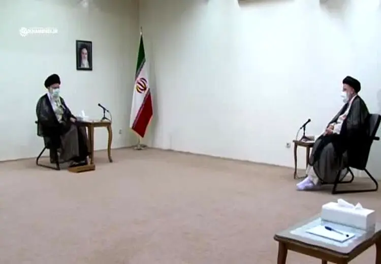 اولین دیدار شهید رئیسی با رهبر انقلاب پس از انتخابات ریاست جمهوری ۱۴۰۰
 