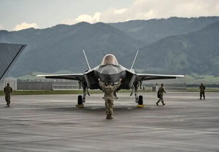 افشای اطلاعات ۵۰ خلبان اسراییل توسط حنظله + عکس
