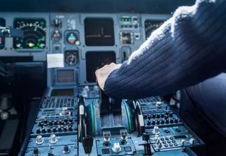 این خلبان قصد داشت هواپیمایی با ۸۰ مسافر را سرنگون کند + عکس