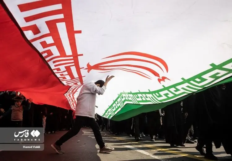 حضور شخصیت‌های مختلف در راهپیمایی ۲۲ بهمن در تهران