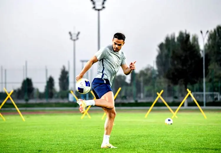 نفس راحت پرسپولیسی‌ها با نیمکت نشینی اورونوف!