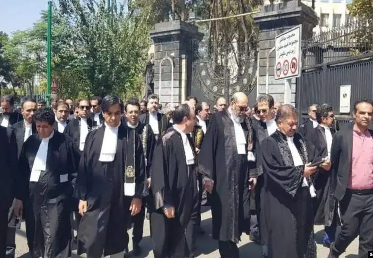 ادامه اعتراض وکلای دادگستری به مصوبه مجلس