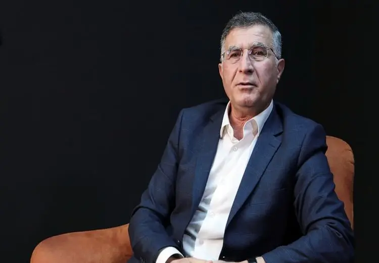 قلعه‌نویی نباید با منتقدان مقابله کند