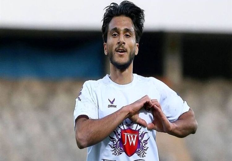 محمدحسین صادقی به پرسپولیس پیوست + عکس