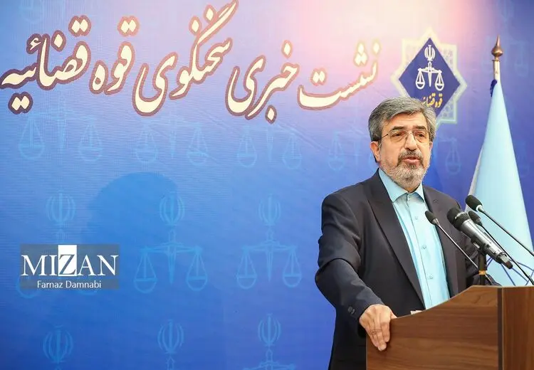 حسین فریدون به دلیل بیماری به مرکز خارج از زندان اعزام شده