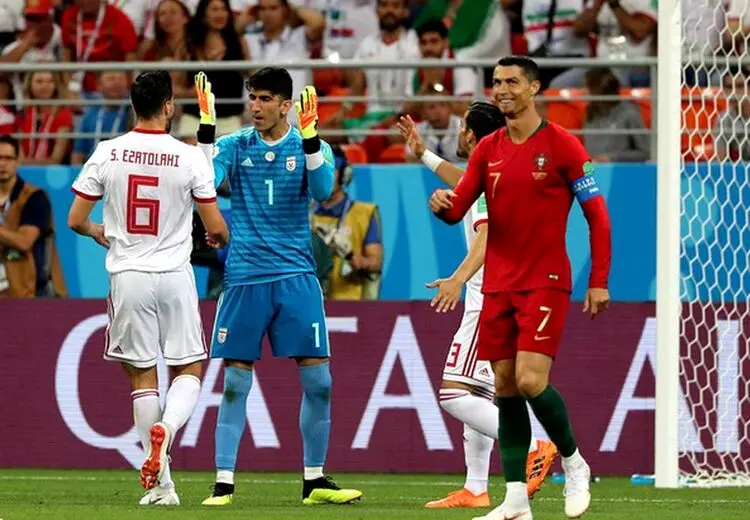 به رونالدو بگویید در ایران گوشی‌اش آنتن نمی‌دهد و با خودش فیلترشکن هم آورده باشد!