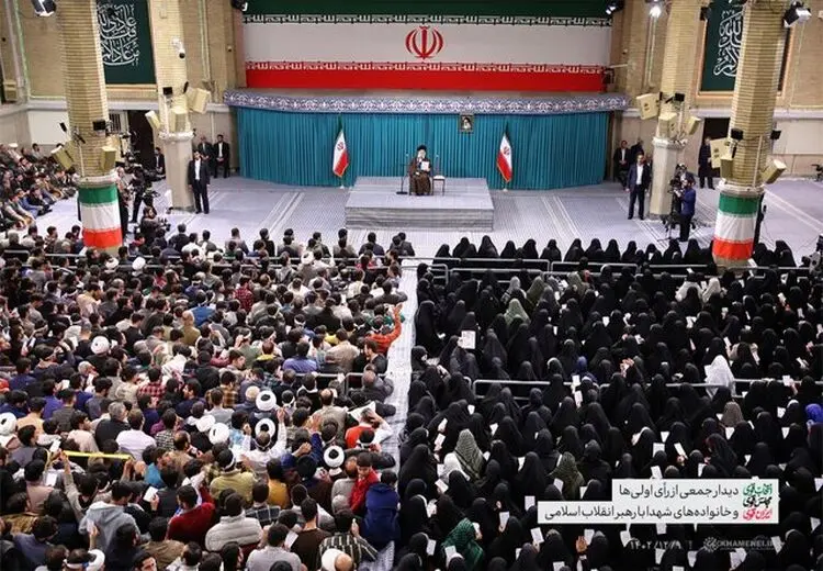 رهبر انقلاب: رای ندادن هیچ دستاورد و فایده‌ای ندارد