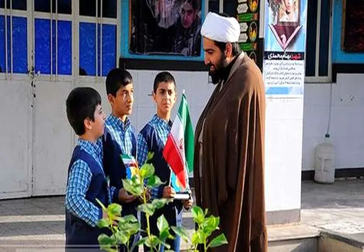 نکاتی درباره استخدام روحانیون در آموزش و پرورش