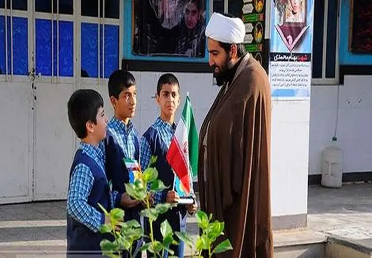 نکاتی درباره استخدام روحانیون در آموزش و پرورش