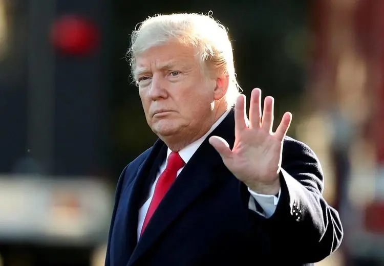 اسناد جدید مجرم جنسی آمریکا منتشر شد/ کلینتون در استخر و ترامپ روی اسناد سیاه!