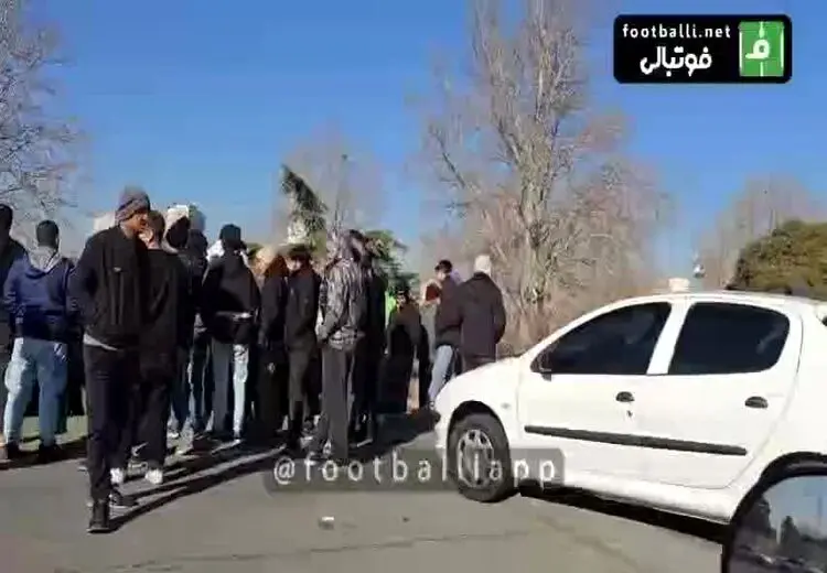 تصاویری از حضور زودهنگام هواداران استقلال در ورزشگاه آزادی