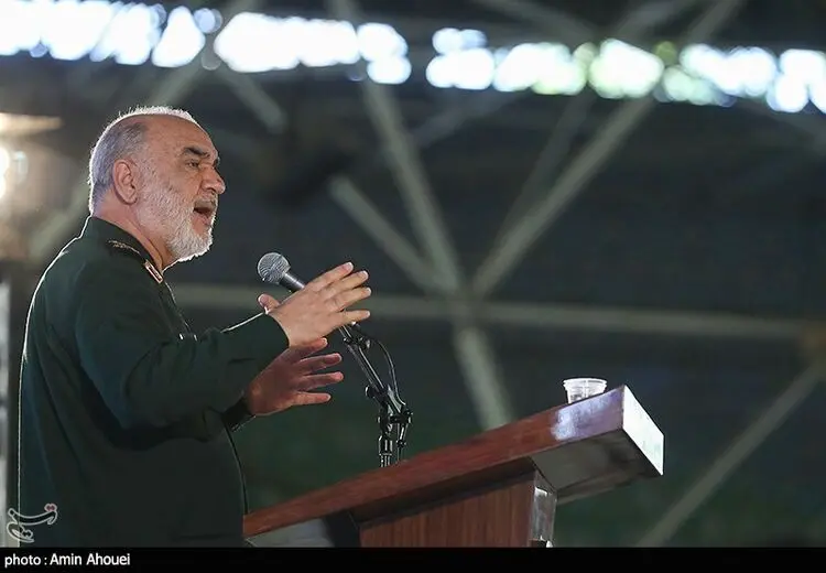 سردار سلامی: کسی که در فلان برجک و پاسگاه با شما می‌جنگد،دستور کار خود را از واشنگتن و نیویورک گرفته