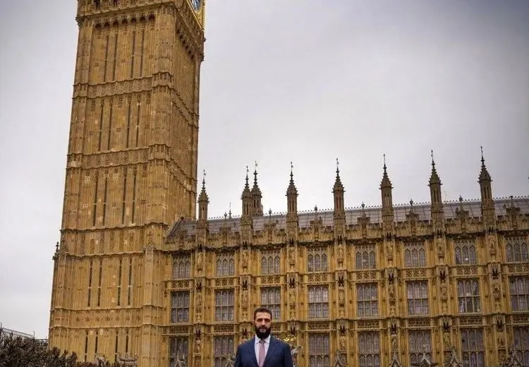 عکس یادگاری احمد الشرع رئیس دولت سوریه در سفر به لندن