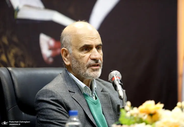 هشدار فرشاد مومنی به روسای قوا: تا کار به فاجعه نکشیده رویه‌ها را تغییر دهید