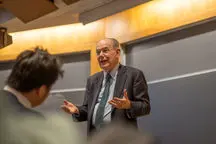 مرشایمر: ترامپ در «بن‌بست» گرفتار شده است