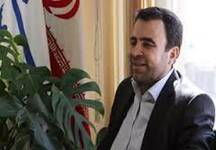 پیرموذن: صف‌های متقاضی مهاجرت در جلوی سفارتخانه‌ها، جلوه‌ای از ناامیدی است