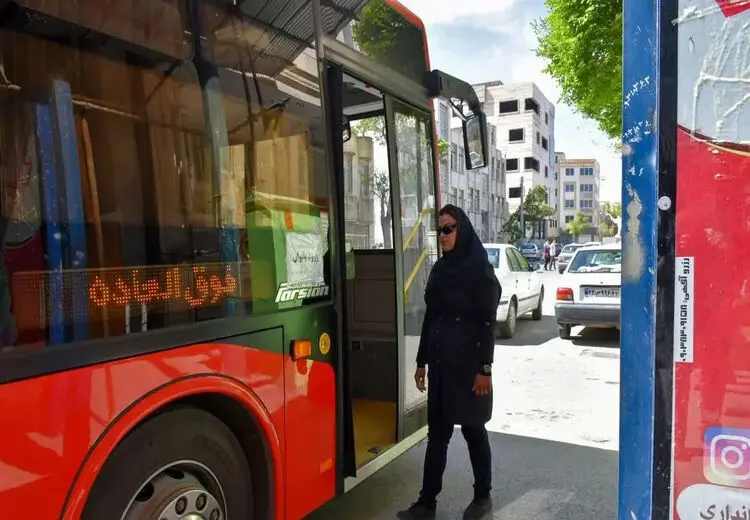 زاکانی زنان را از رانندگی منع کرد !