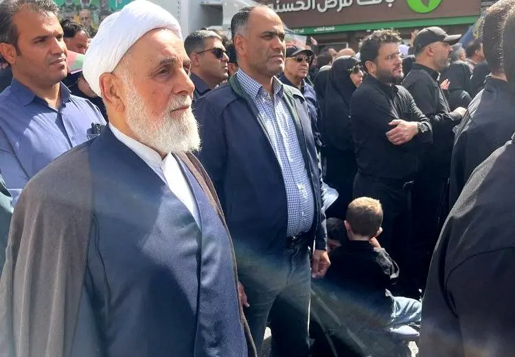 تصاویری از حضور مقامات و مسئولان در مراسم تشییع شهدای حمله اسراییل