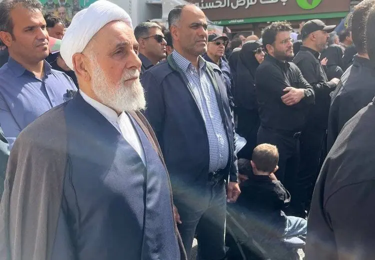 تصاویری از حضور مقامات و مسئولان در مراسم تشییع شهدای حمله اسراییل