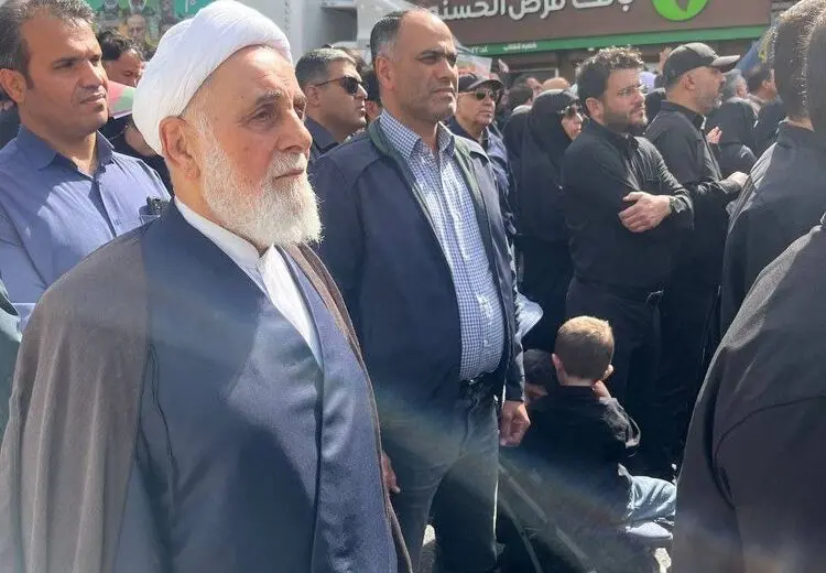 تصاویری از حضور مقامات و مسئولان در مراسم تشییع شهدای حمله اسراییل