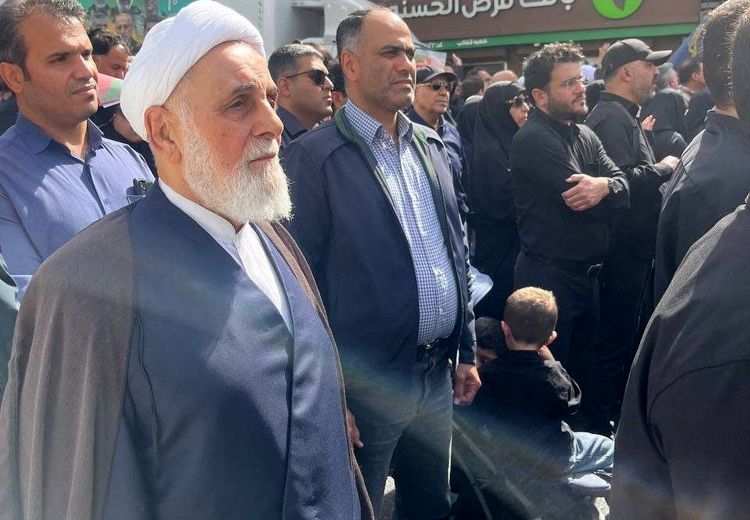 تصاویری از حضور مقامات و مسئولان در مراسم تشییع شهدای حمله اسراییل