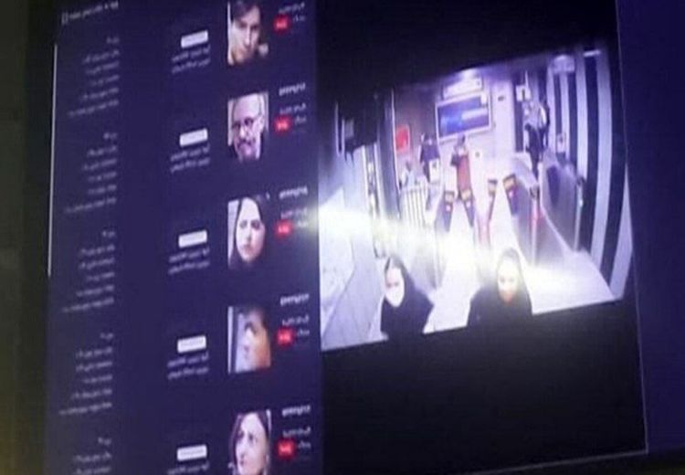 واکنش فرمانداری مشهد به جنجال مانیتورهای مترو که سن و اطلاعات افراد را نشان می داد: انتشار تصاویر را متوقف کردیم؛ نمایش اطلاعات از طریق هوش مصنوعی بود!
