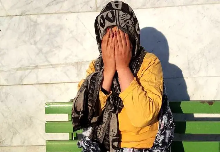 دستگیری زن مستخدم در شهرک غرب با 5 میلیارد تومان ارز 
