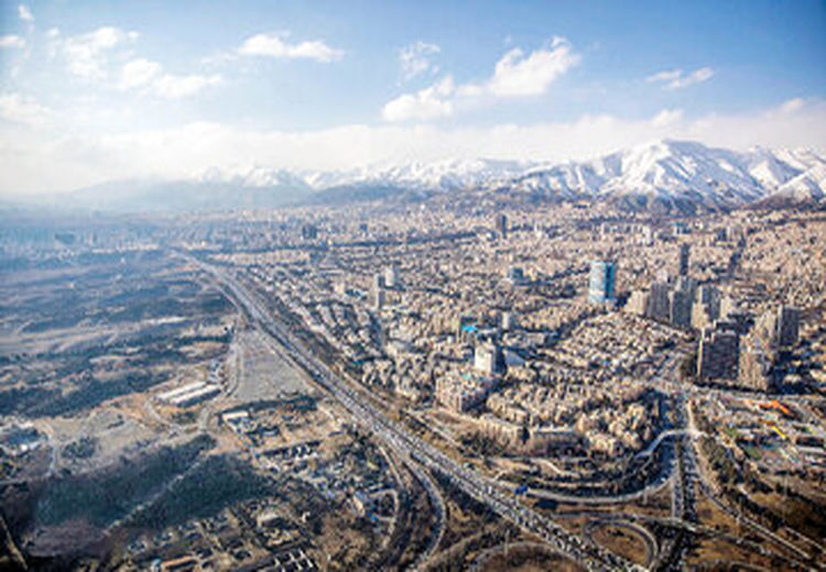 ماجرای بالن‌های قرمز خبرساز تهران چیست؟ + عکس