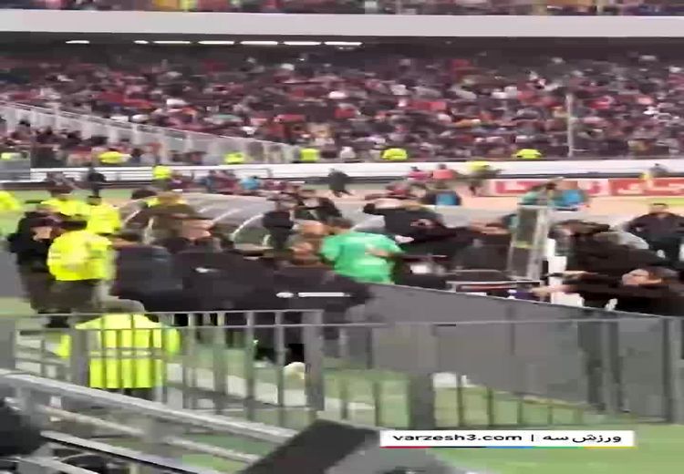 پرتاب بطری بر سر بیرانوند هنگام خروج از زمین