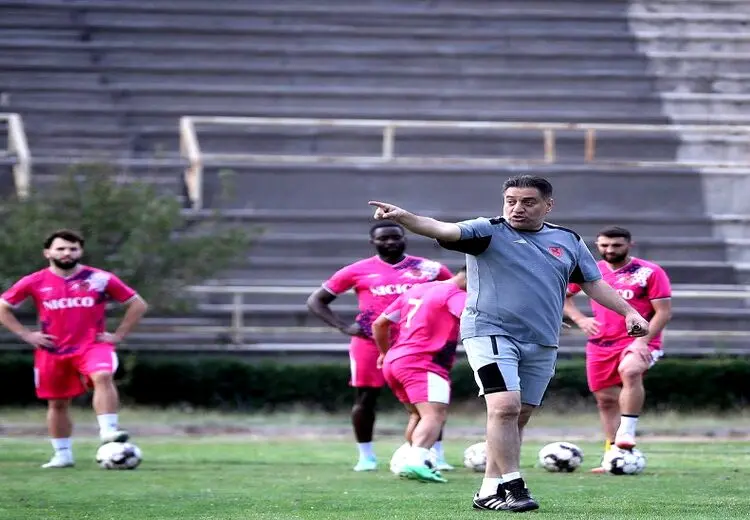 سرمربی موقت مس رفسنجان استارت زد + عکس