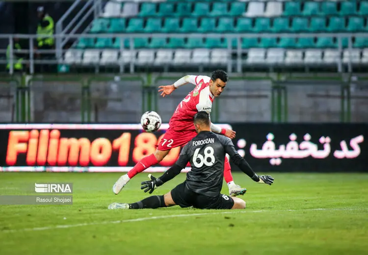 فنونی‌زاده: پرسپولیس در نقل‌وانتقالات فوق‌العاده بود/ اوسمار شکل بازی تیم را تغییر داد