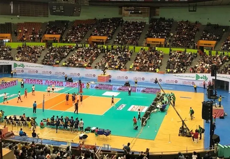 سالن دوازده هزار نفری آزادی با موشک تخریب شد