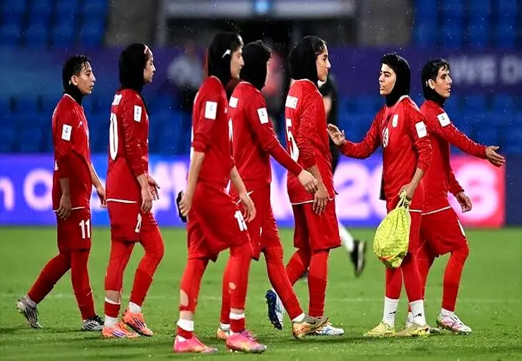 ورود تیم ملی فوتبال بانوان به مالزی با استقبال سفیر ایران