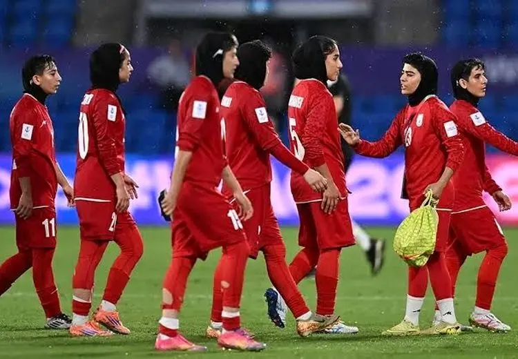 ورود تیم ملی فوتبال بانوان به مالزی با استقبال سفیر ایران