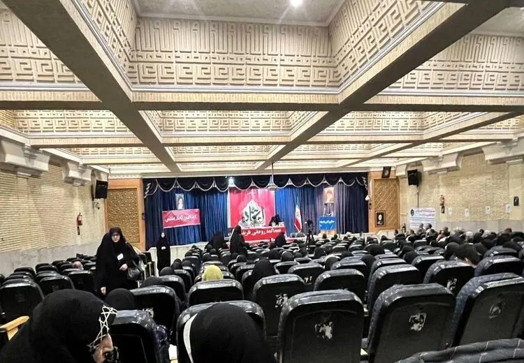 وقتی سخنران هم، محاکمه ظریف و روحانی را جدی نگرفت