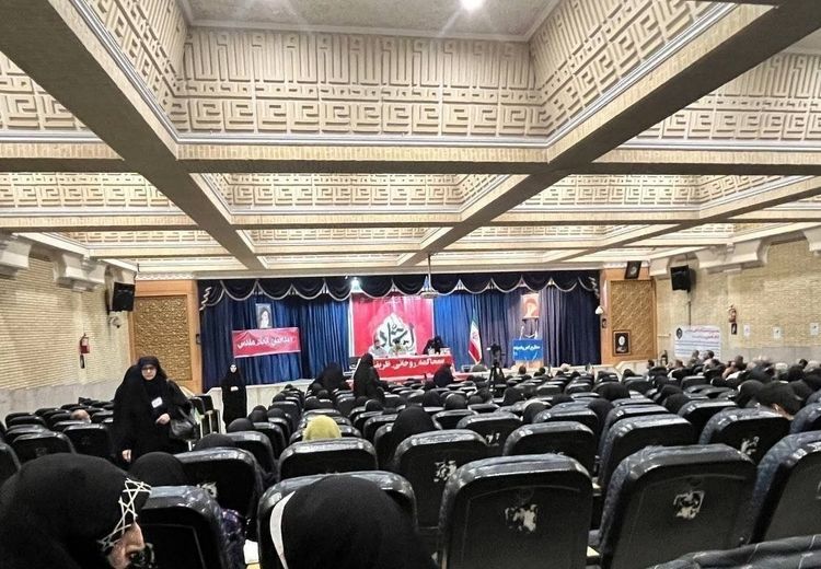 وقتی سخنران هم، محاکمه ظریف و روحانی را جدی نگرفت