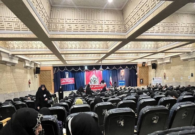 وقتی سخنران هم، محاکمه ظریف و روحانی را جدی نگرفت